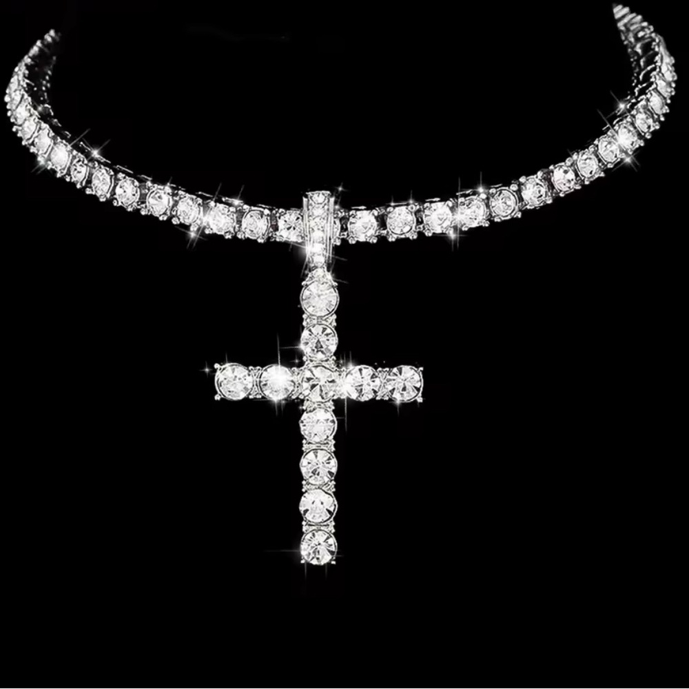 Sophisticated Silver Cross Jewelry Necklace